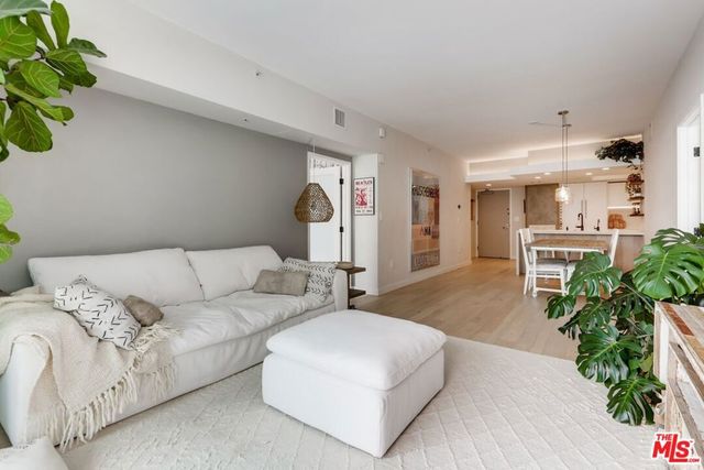 13700 Marina Pointe Drive 531, Marina Del Rey, CA 90292