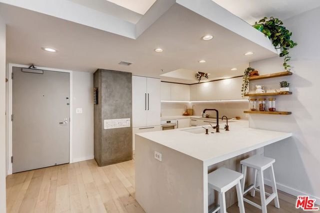 13700 Marina Pointe Drive 531, Marina Del Rey, CA 90292