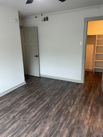 3627 Almazan Drive 216, Dallas, TX 75220