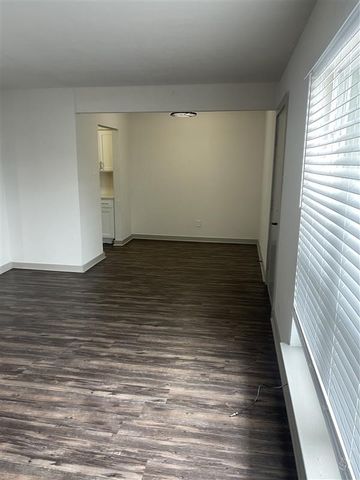 3627 Almazan Drive 216, Dallas, TX 75220