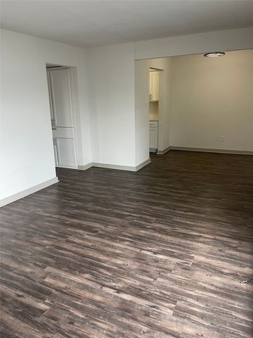 3627 Almazan Drive 216, Dallas, TX 75220