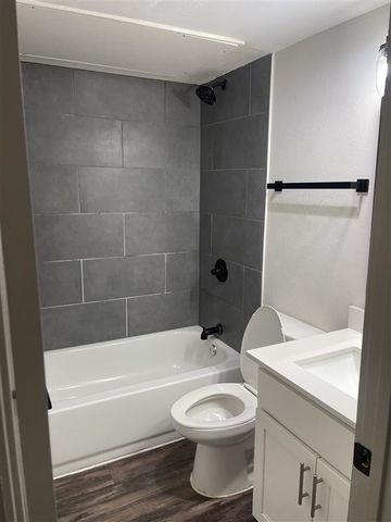 3627 Almazan Drive 216, Dallas, TX 75220