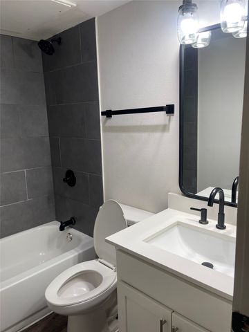 3627 Almazan Drive 216, Dallas, TX 75220