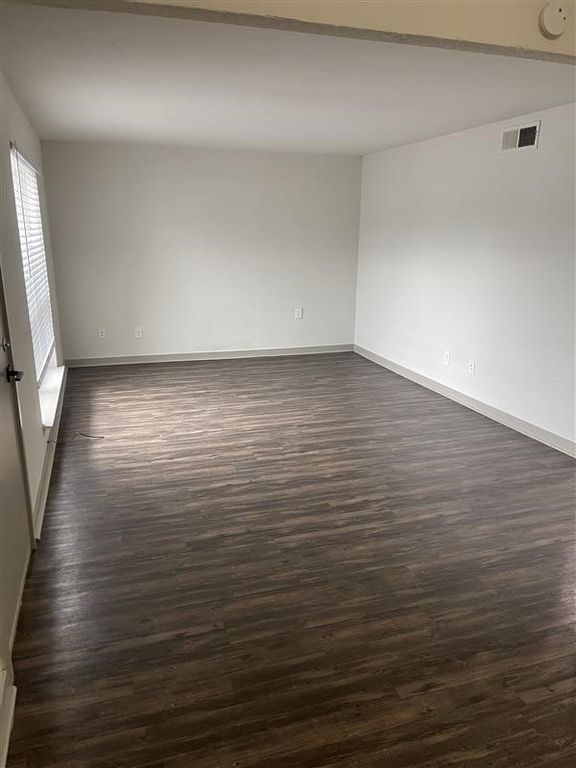 3627 Almazan Drive 216, Dallas, TX 75220