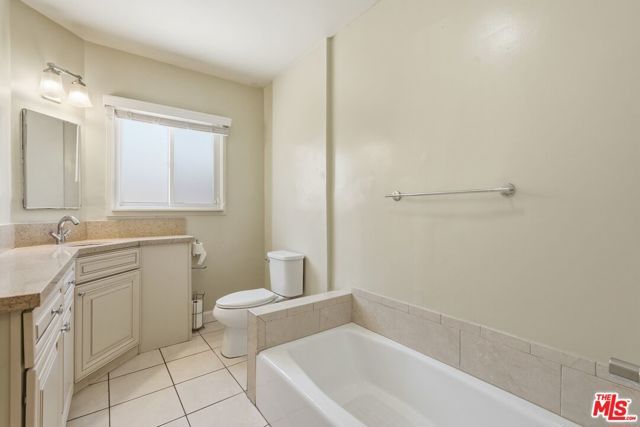7407 Naylor Avenue, Los Angeles, CA 90045