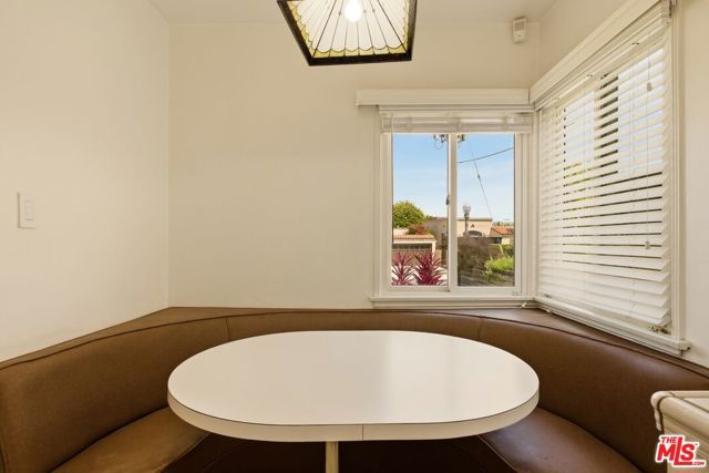 7407 Naylor Avenue, Los Angeles, CA 90045