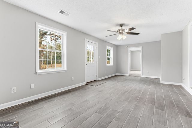 135 Forest Avenue, Bonaire, GA 31005