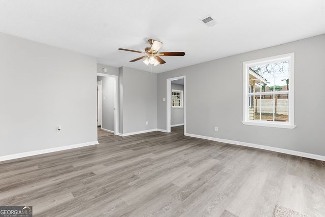 135 Forest Avenue, Bonaire, GA 31005