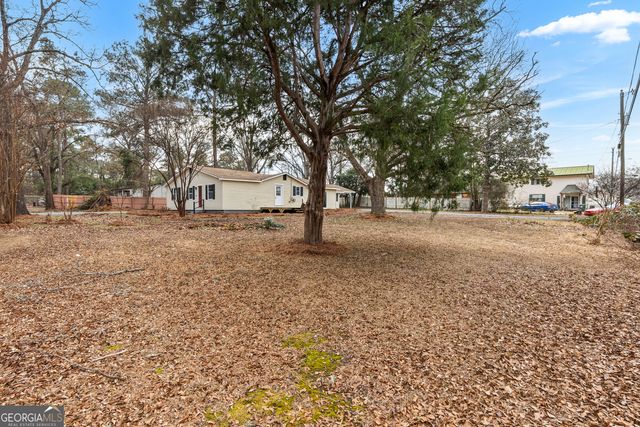 135 Forest Avenue, Bonaire, GA 31005