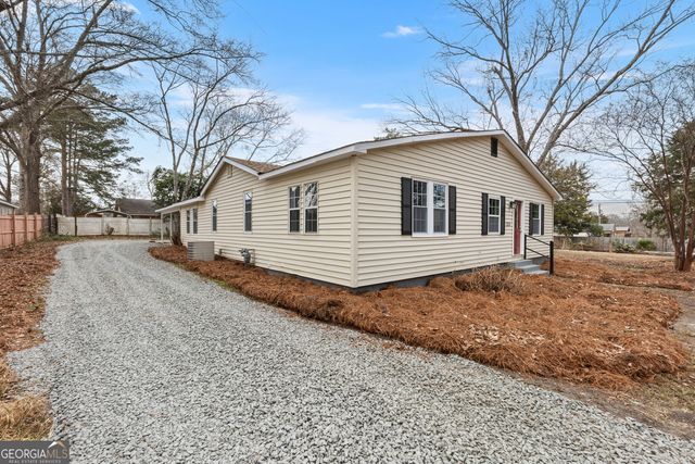 135 Forest Avenue, Bonaire, GA 31005