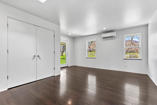 593 Crowson Road, Ashland, OR 97520