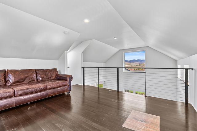 593 Crowson Road, Ashland, OR 97520