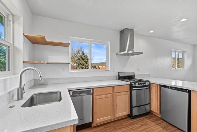 593 Crowson Road, Ashland, OR 97520