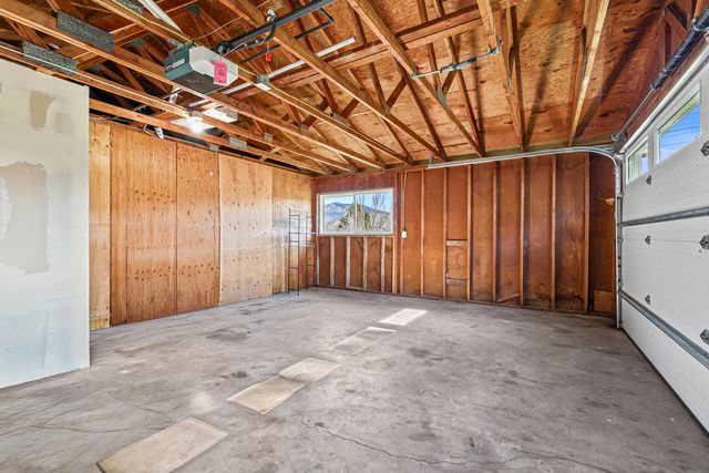 593 Crowson Road, Ashland, OR 97520