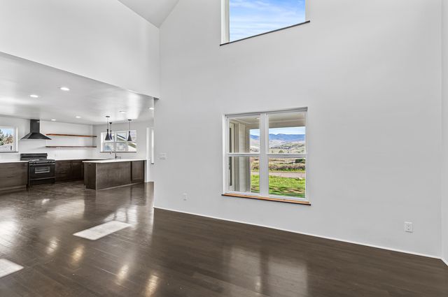 593 Crowson Road, Ashland, OR 97520