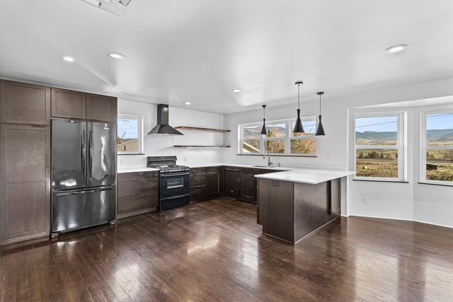 593 Crowson Road, Ashland, OR 97520