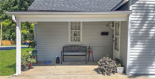 409 W 26th Street, Higginsville, MO 64037