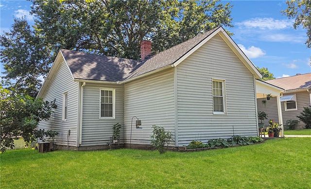 409 W 26th Street, Higginsville, MO 64037