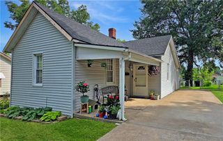 409 W 26th Street, Higginsville, MO 64037