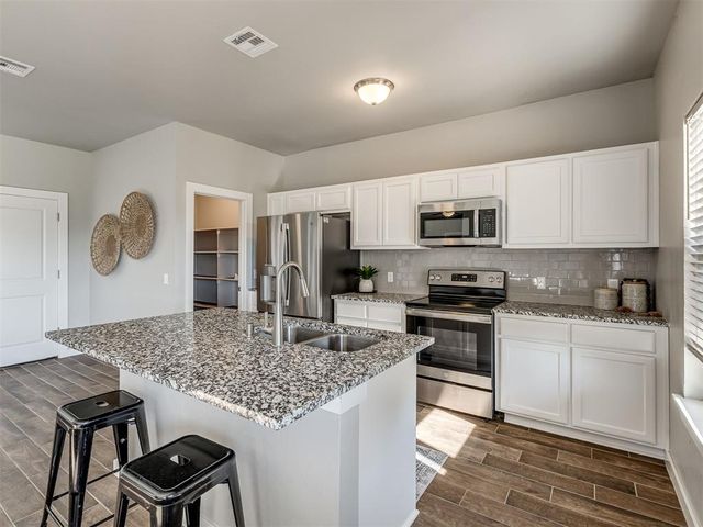 1350 N Kelley Avenue, Guthrie, OK 73044