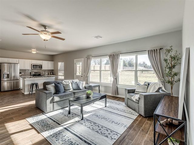 1350 N Kelley Avenue, Guthrie, OK 73044
