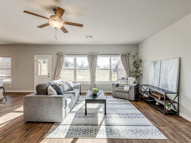 1350 N Kelley Avenue, Guthrie, OK 73044
