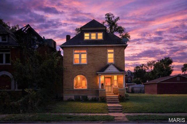 5036 Cabanne Avenue, St Louis, MO 63113