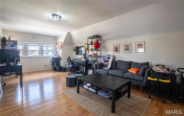 5036 Cabanne Avenue, St Louis, MO 63113