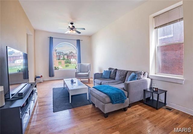 5036 Cabanne Avenue, St Louis, MO 63113