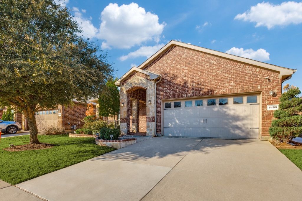 5109 Glen Meadow Drive, Arlington, TX 76001