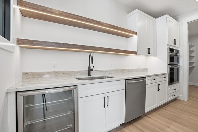 10045 Switch Grass Lane, St. John, IN 46373