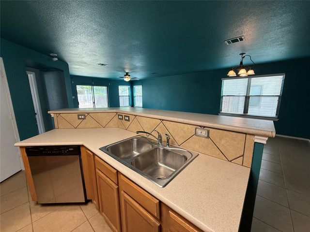 608 Glacier Point TRL, Taylor, TX 76574
