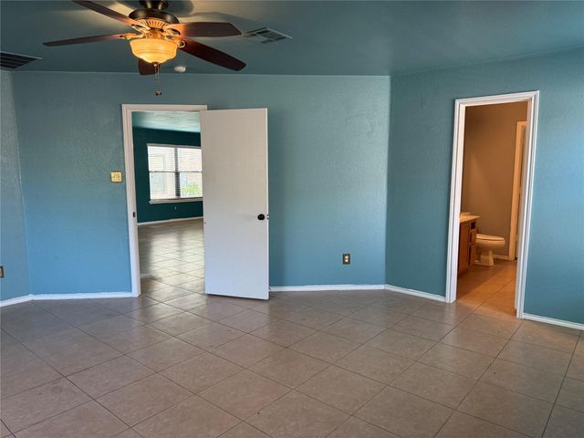 608 Glacier Point TRL, Taylor, TX 76574