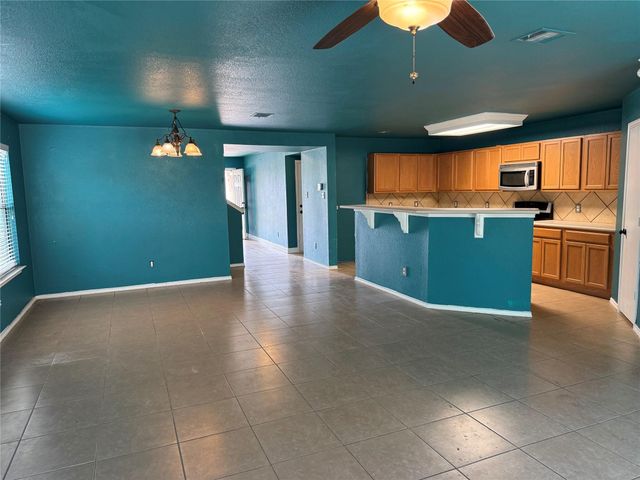 608 Glacier Point TRL, Taylor, TX 76574