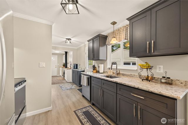 21016 78th Avenue W, Edmonds, WA 98026