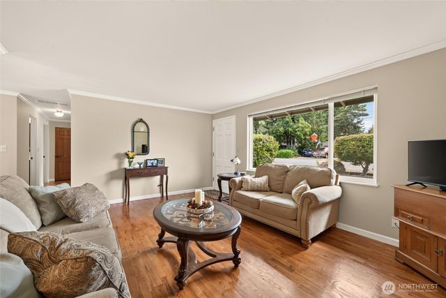 21016 78th Avenue W, Edmonds, WA 98026