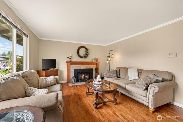 21016 78th Avenue W, Edmonds, WA 98026