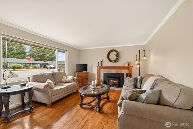 21016 78th Avenue W, Edmonds, WA 98026