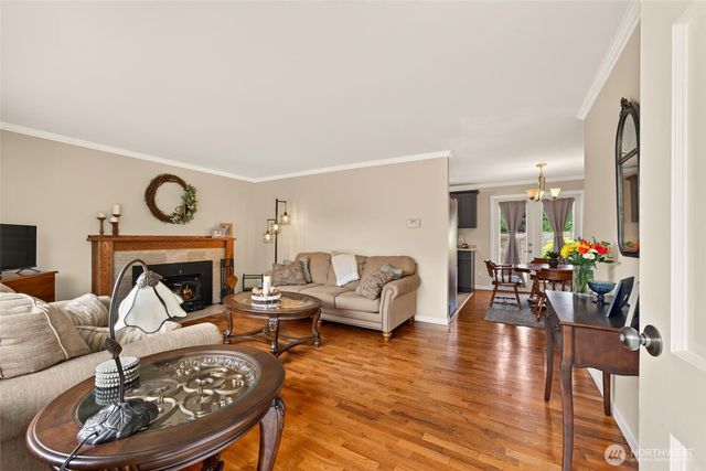21016 78th Avenue W, Edmonds, WA 98026