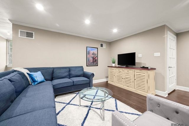 8851 Menlo Dr, Baton Rouge, LA 70808