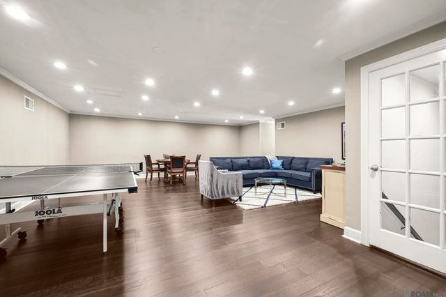 8851 Menlo Dr, Baton Rouge, LA 70808