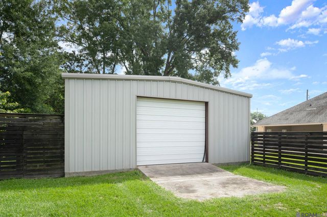 8851 Menlo Dr, Baton Rouge, LA 70808