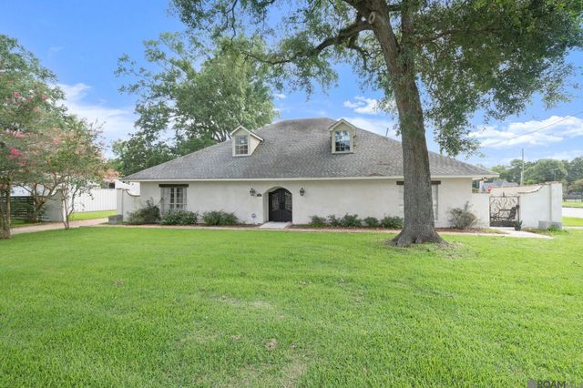 8851 Menlo Dr, Baton Rouge, LA 70808