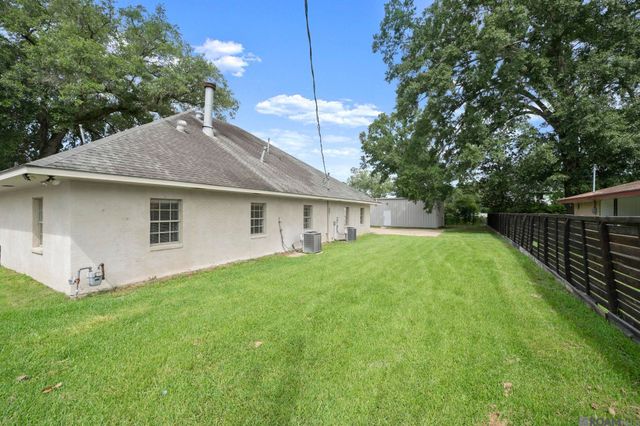 8851 Menlo Dr, Baton Rouge, LA 70808