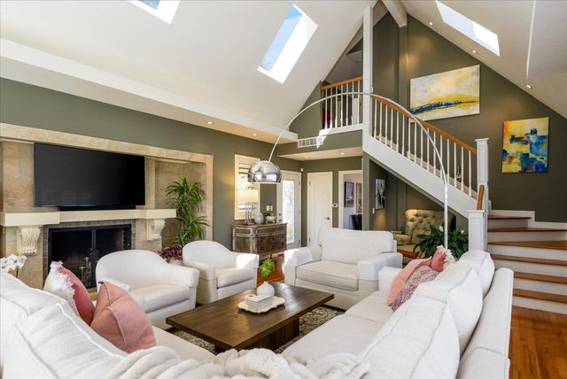 819 HOLLY Road, Belmont, CA 94002