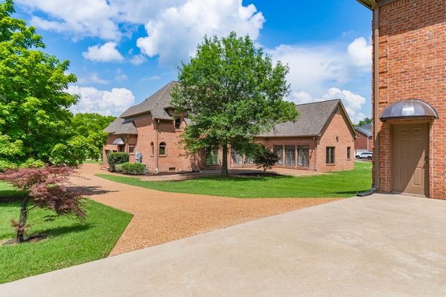 2831 Polo Club Rd, Nashville, TN 37221