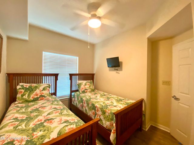 2228 Beach Drive, 504, Gulfport, MS 39507