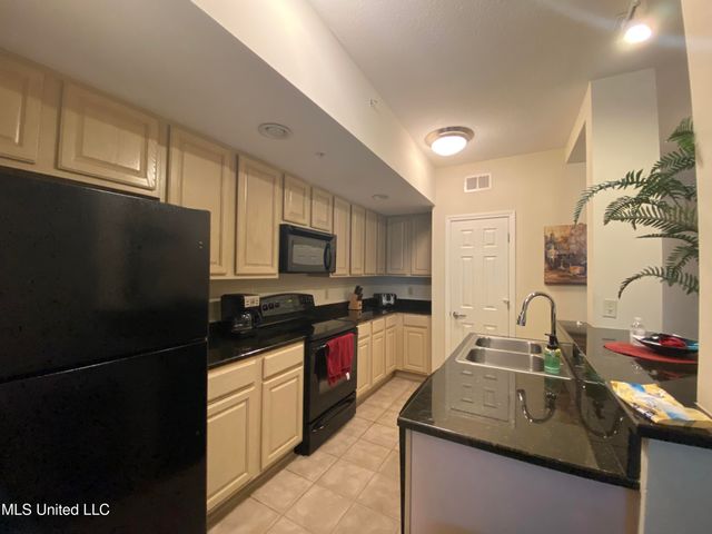 2228 Beach Drive, 504, Gulfport, MS 39507