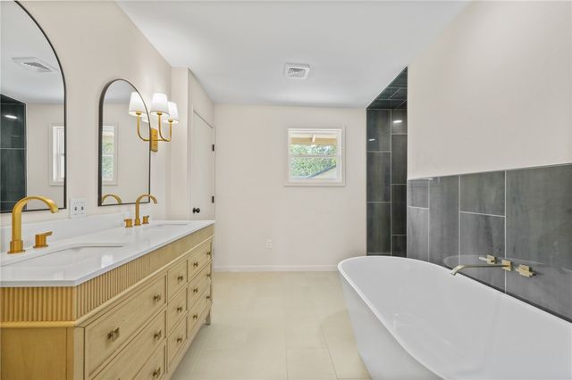 301 Pasadena Pl, Corpus Christi, TX 78411