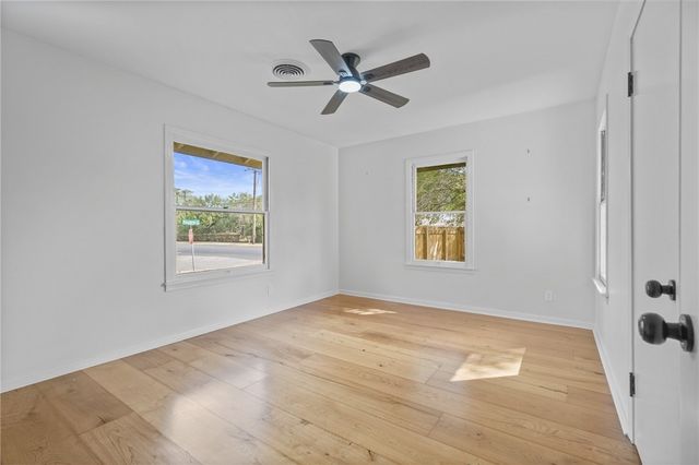 301 Pasadena Pl, Corpus Christi, TX 78411